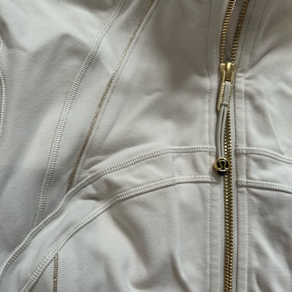 Lululemon cropped zip up with gold trim - Picture 2 of 4